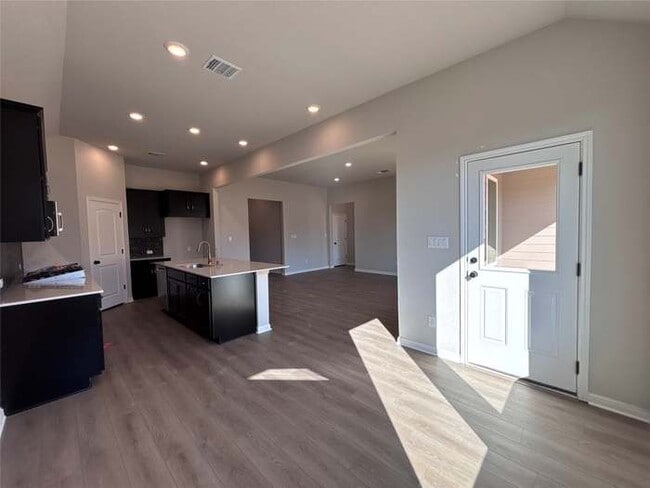 Building Photo - 145 Coleto Trl