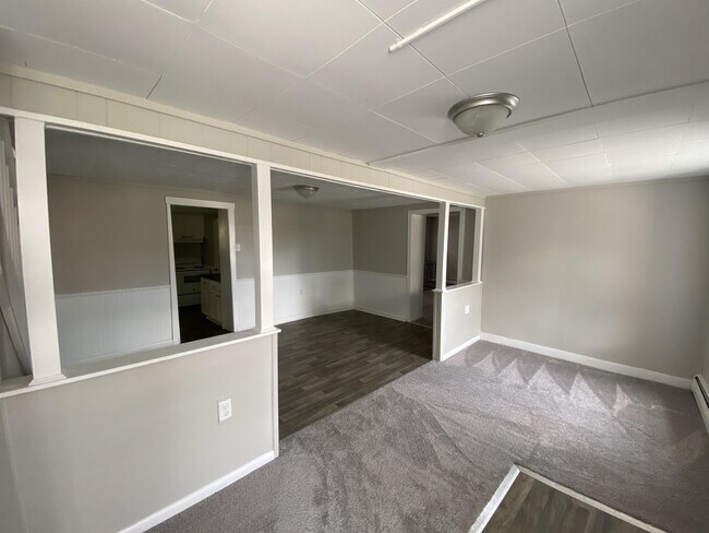 Building Photo - 310 Oakville Rd