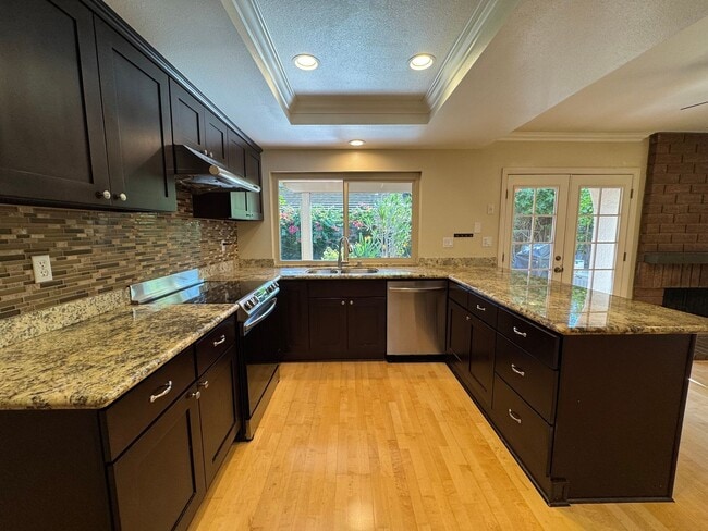 Foto del edificio - Charming 3Bd/2.5Ba w/Private Yard and New ...