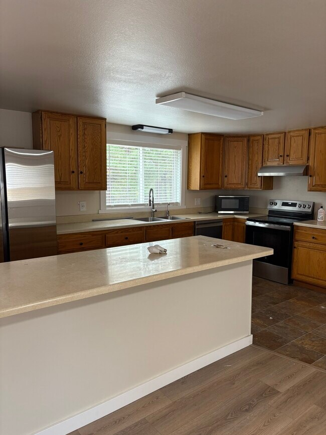 Building Photo - 368 N Gold Creek Loop