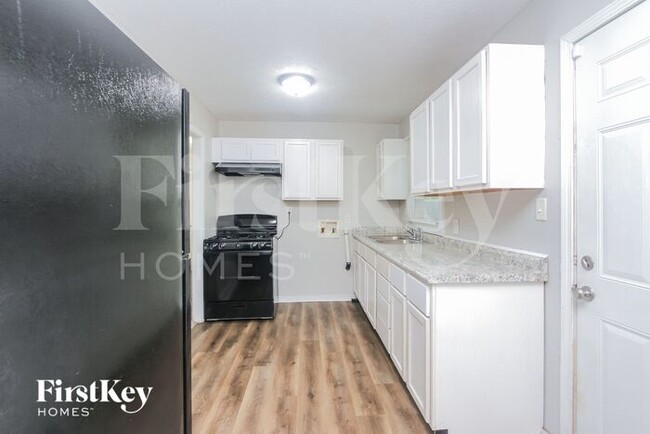 Foto del edificio - 4905 Barlow Dr