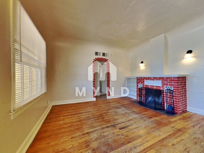 Building Photo - 1401 E Garfield St