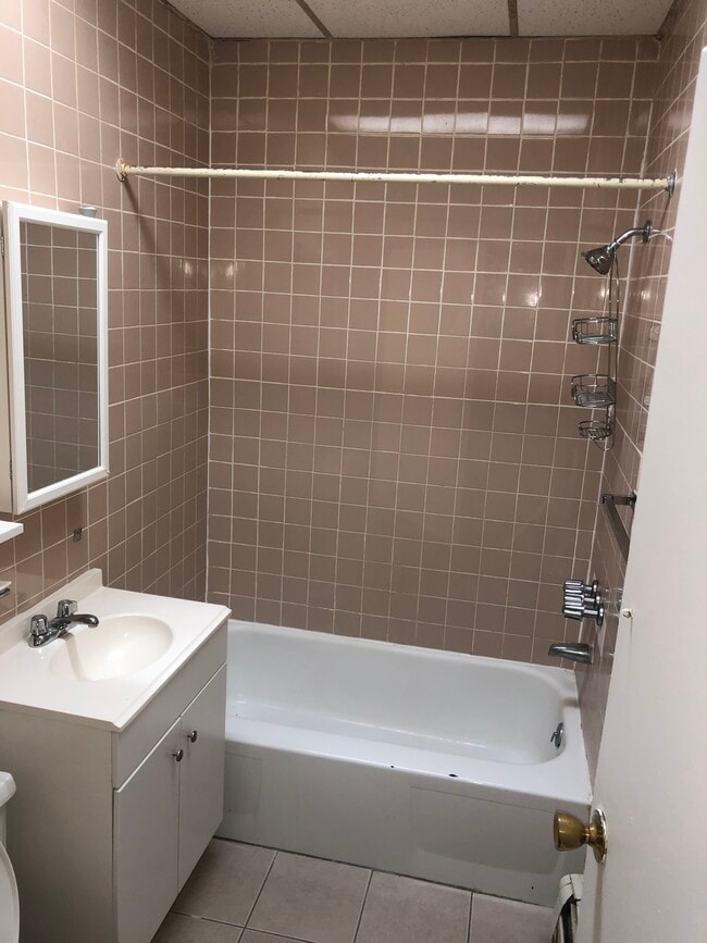 Building Photo - 9324 Corona Ave