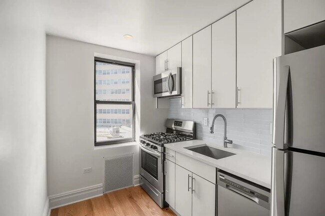 Foto del edificio - 97-25 64th Ave
