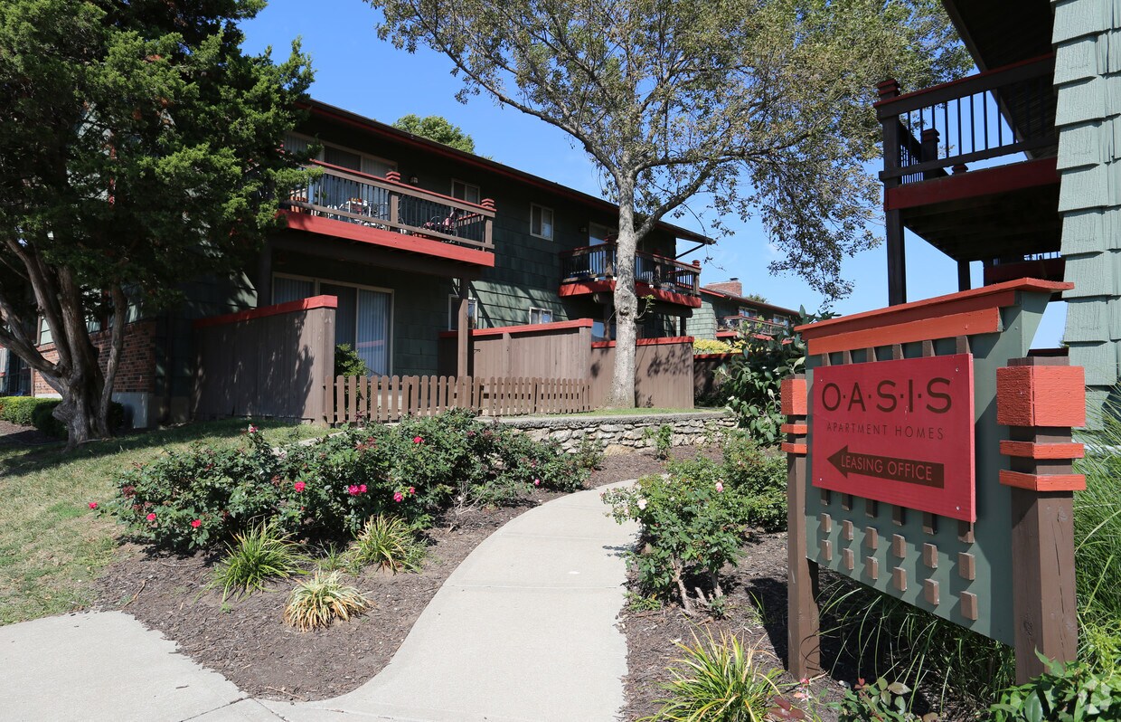 The Oasis Apartments Apartments 10900 Oasis Ct Shawnee, KS