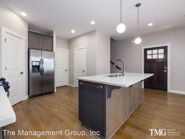 Building Photo - 3 br, 2.5 bath House - 2712 NE 131st Ave.