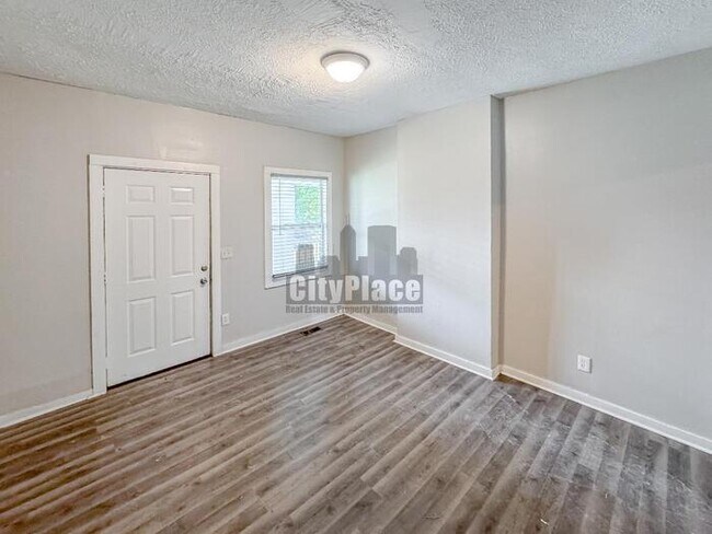 Foto del edificio - 1360 S Sheffield Ave