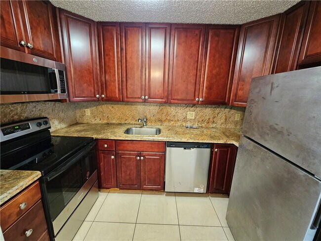 Foto del edificio - 3246 NW 104th Ave