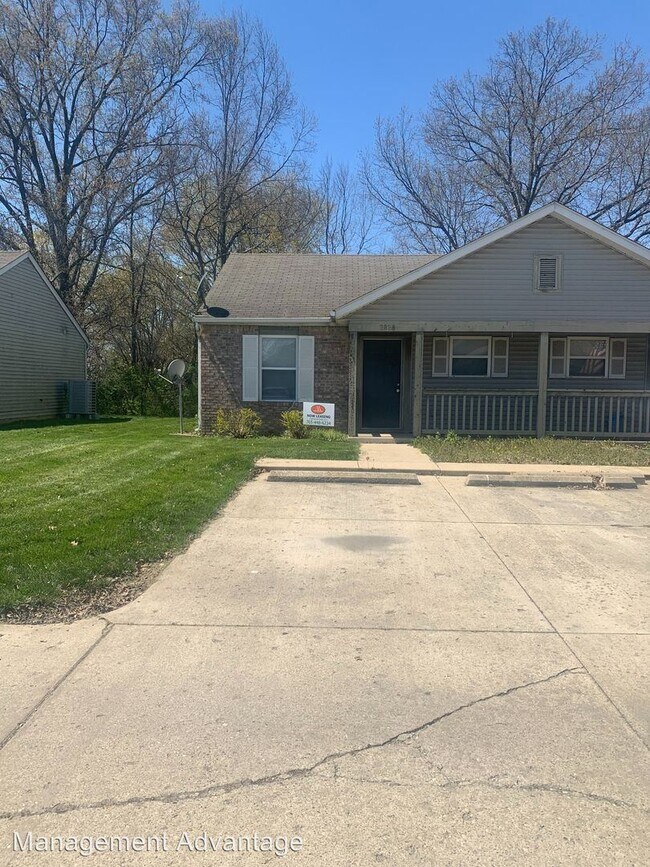 Building Photo - 2826-2828 Plaza Ln