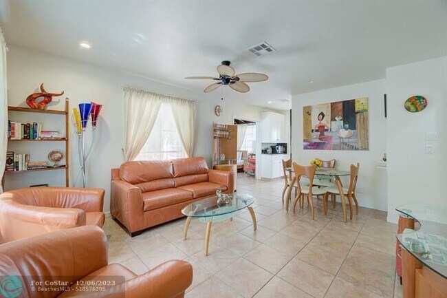 Foto del edificio - 1136 NE 17th Way