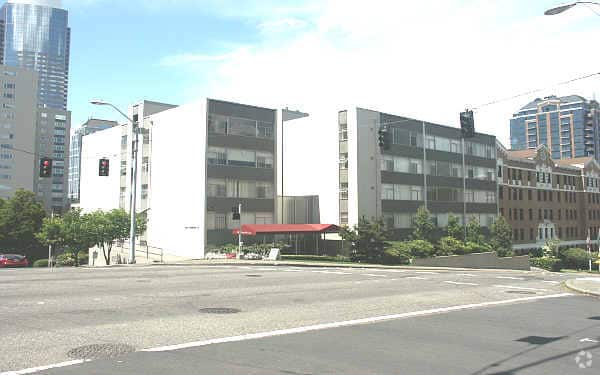 Building Photo - Ten Twenty University