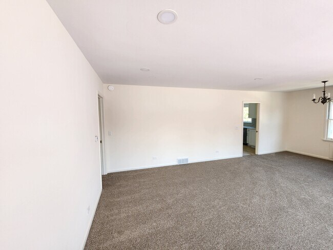 Building Photo - 578 Ivy Ct
