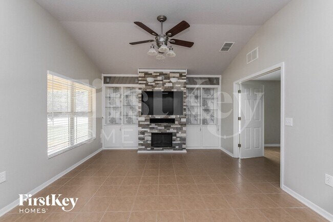 Building Photo - 9728 Highland Ridge Dr