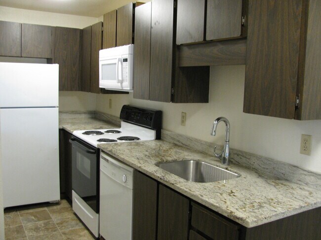 Kitchen - 11007 66th Ave E