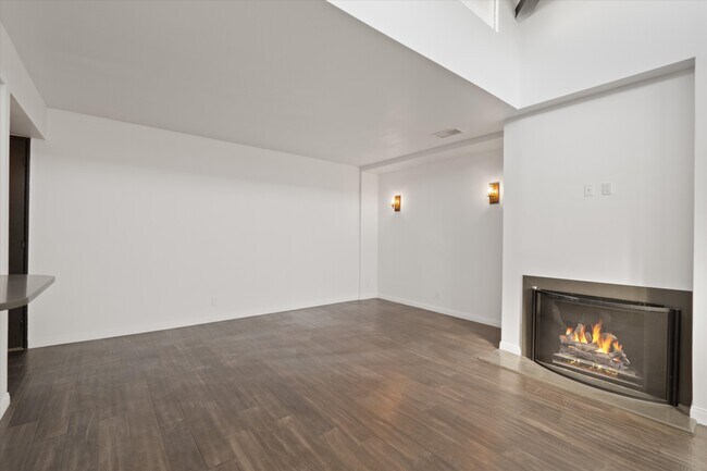 Foto del edificio - 2175 S Beverly Glen Blvd