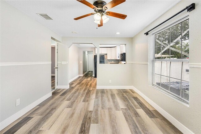 Foto del edificio - 3703 E North Bay St