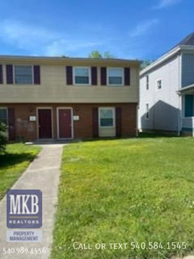 Building Photo - 526 Albemarle Ave SE