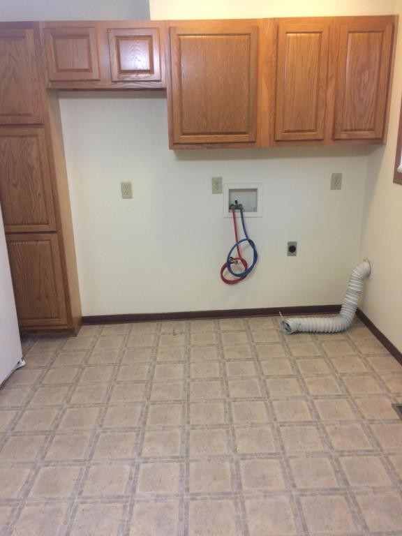 Building Photo - 1701 Schrader