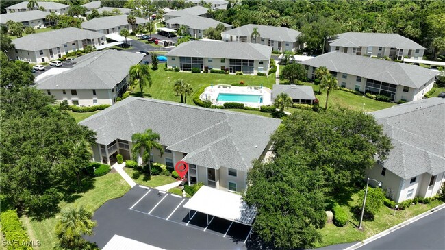 Foto del edificio - 600 Squire Cir