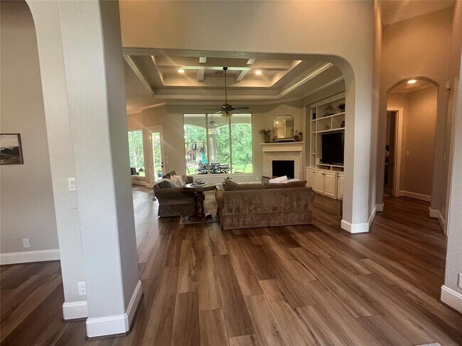 Building Photo - 28015 Buena Way