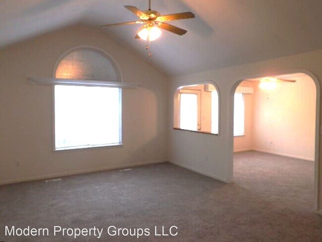Foto del edificio - 4 br, 3 bath House - 2215 Maricopa Dr