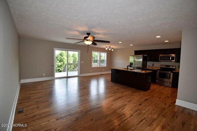 Foto del edificio - 274 N Saylor St