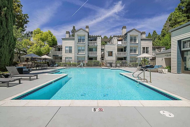 Building Photo - Fountains at River Oaks