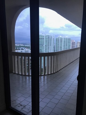 Foto del edificio - 19707 Turnberry Way