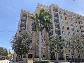 Building Photo - 403 S Sapodilla Ave