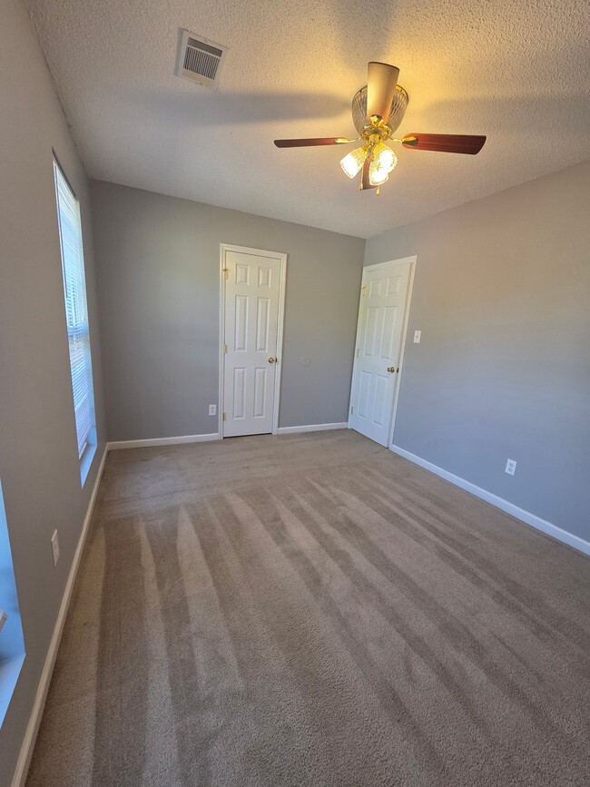 Building Photo - 4412 Hatteras Dr