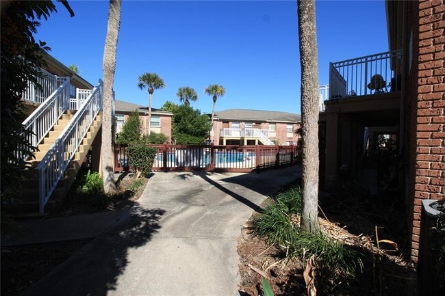 Foto del edificio - 555 Flemming Way