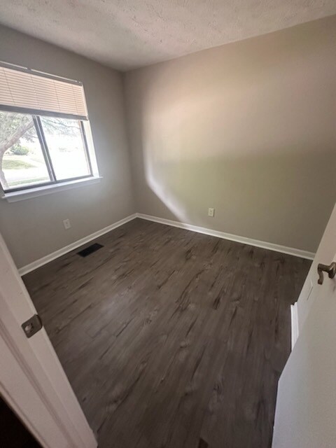 Foto del edificio - 319 Willowbrooke Dr