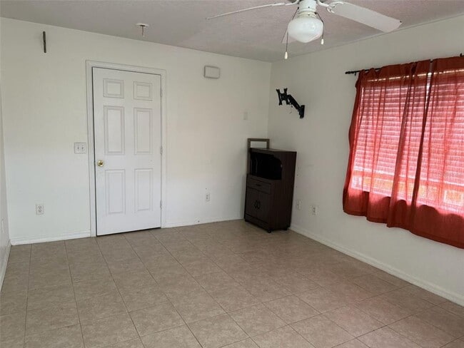 Building Photo - 936 Washington Palm Loop
