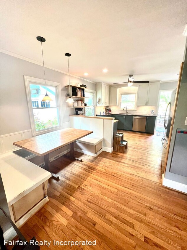 Primary Photo - 3 br, 2 bath House - 2318 Huron Street