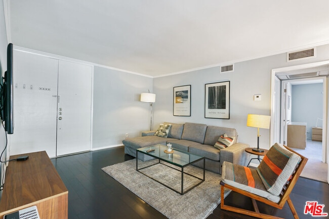 Building Photo - 843 4th St