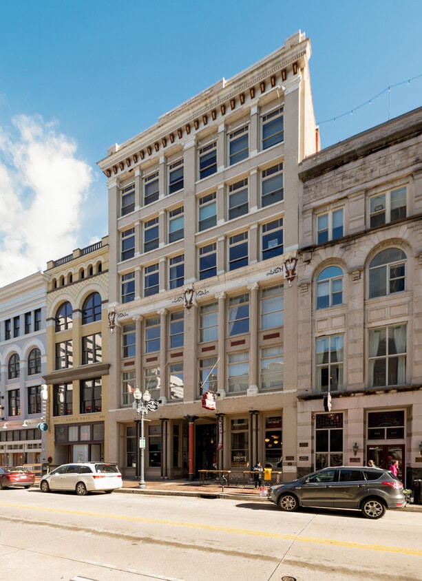 Primary Photo - 418 S Gay St