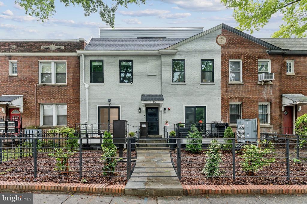 Primary Photo - 1645 West Virginia Ave NE