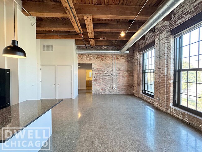 Foto del edificio - 1515 W 15th St
