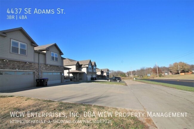 Building Photo - 4437 SE Adams St