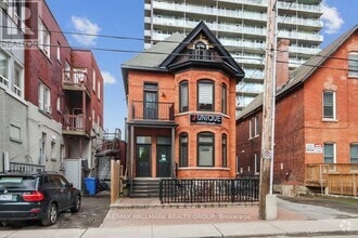Building Photo - 2-381 COOPER St