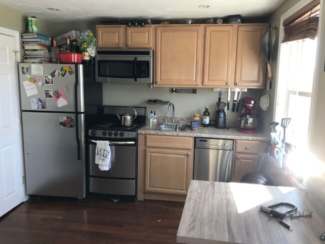 Photo - 735 Somerville Ave Apartment