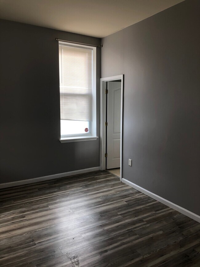 Building Photo - 4801 Longshore Ave