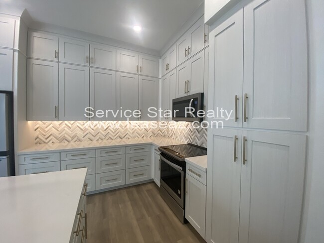 Building Photo - 269 E Hackberry Pl