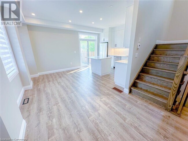 Photo du bâtiment - 1434 Franklin Blvd
