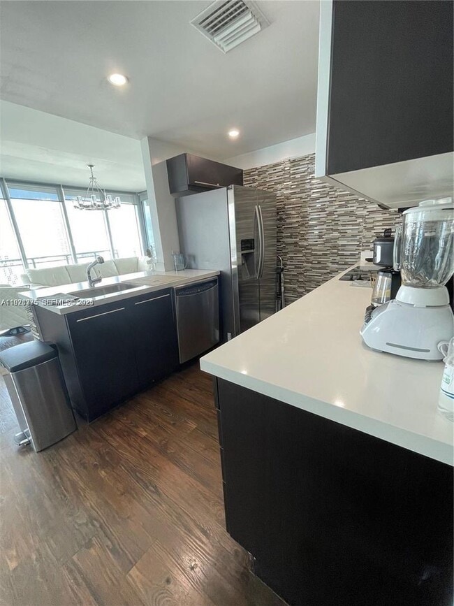 Photo - 90 SW 3rd St House