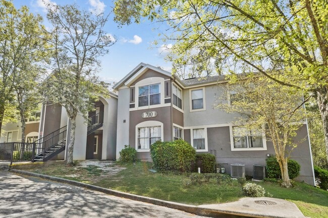 Building Photo - Glen Oaks Apartments