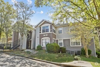 Building Photo - Glen Oaks Apartments