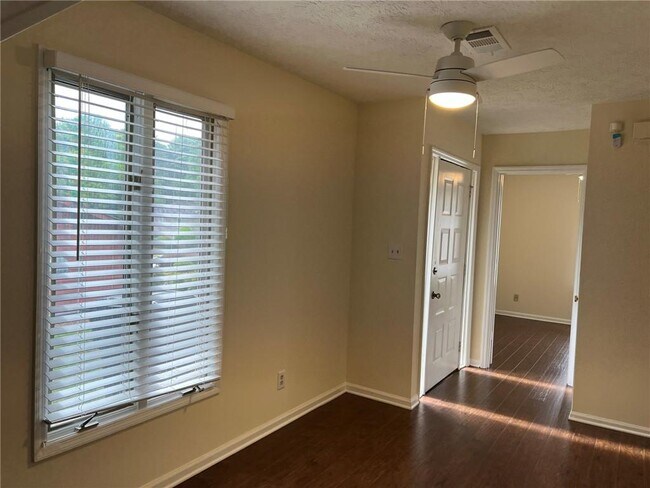 Foto del edificio - 1717 Wynndowne Trail
