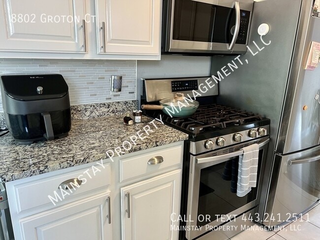 Foto del edificio - 8802 Groton Ct