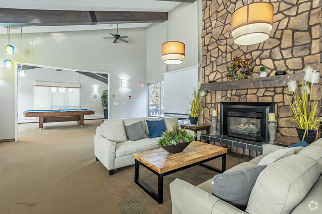 Common Lounge - Heatheridge Estates Apartments